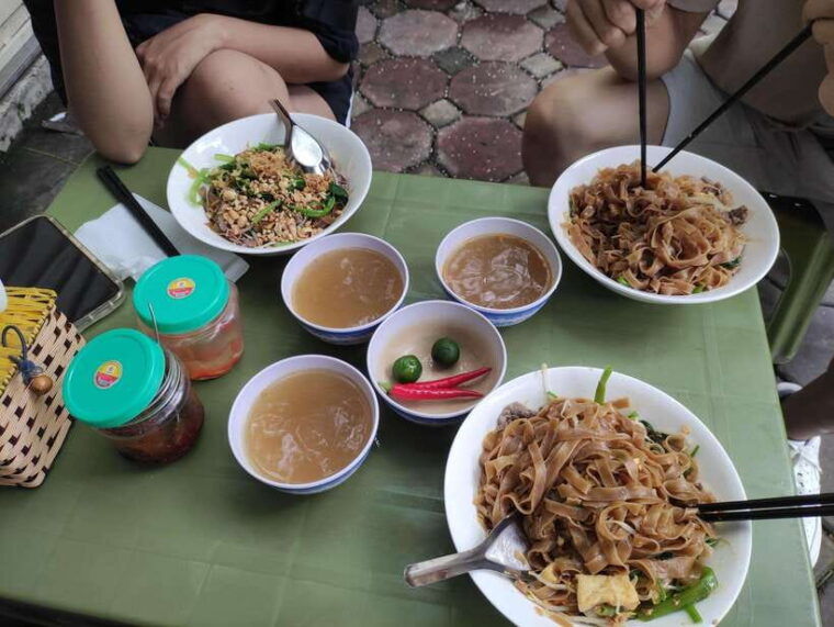 hanois-food-tour-paired-with-water-puppet-show