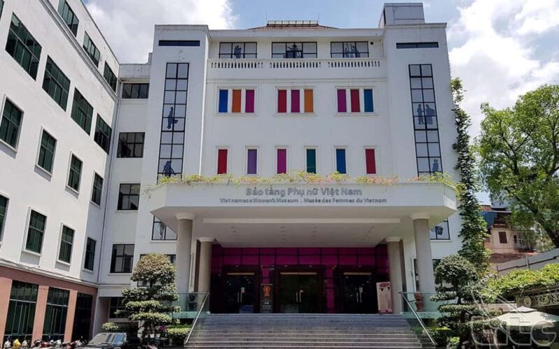 Hanois French Quarter Tour and Train Street - The Sum Up