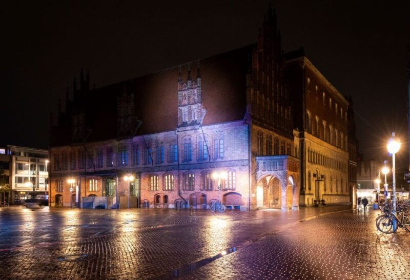 hanover-flashlight-guided-walking-tour-at-night