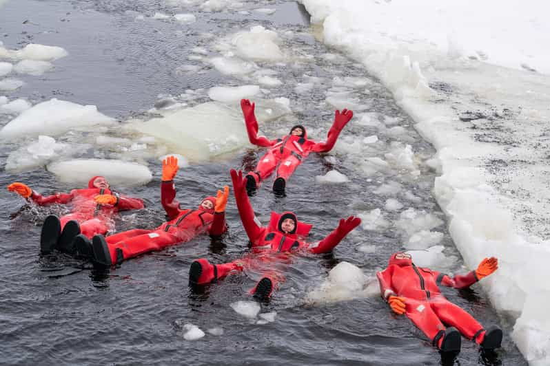 haparanda-tornio-icebreaker-sampo-cruise-with-ice-floating