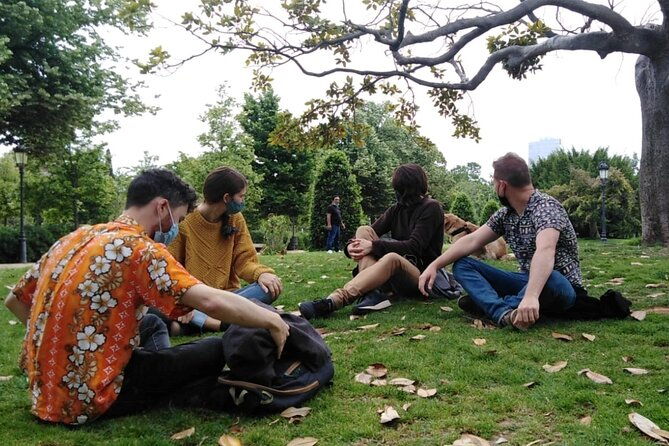 happiness-walking-tour-in-barcelona