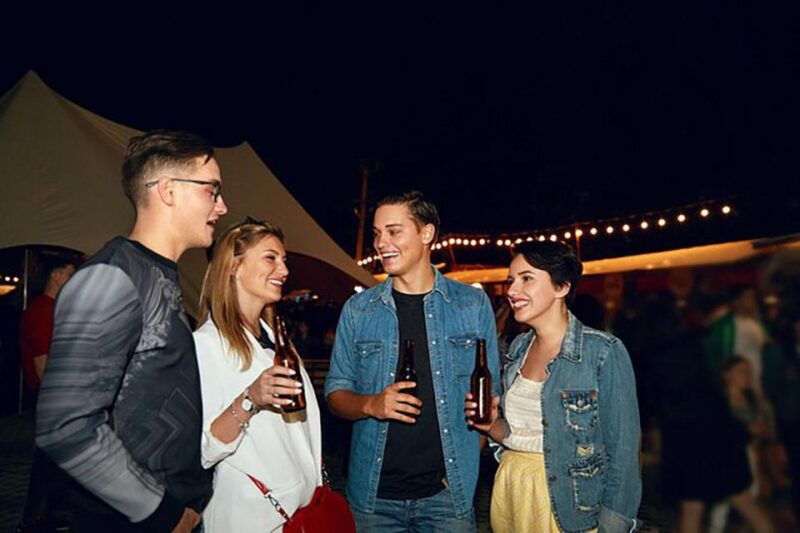 happy-hour-pub-crawl