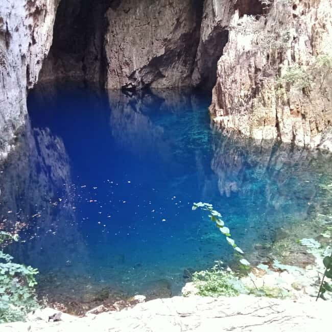 Harare: Chinhoyi Caves Day Trip with Lunch and Transfer - Exploring the Caves System