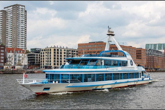 harbor-cruise-on-the-beautiful-elbe-2