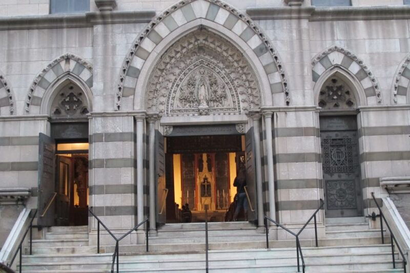 harlem-sunday-gospel-service-with-locals