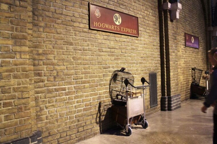 harry-potter-private-tour-in-london-the-magic-continues