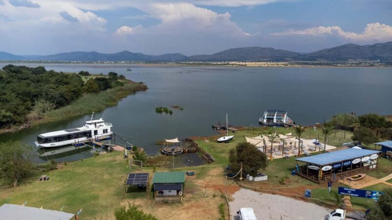 Hartbeespoort Dam: 1 Hour Cruise & Sunday Buffet Lunch - What Could Be Better?