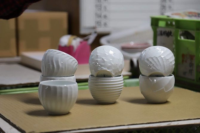 hasami-ware-study-tour-with-special-guide-400-years-history-and-modern-daily-use-pottery