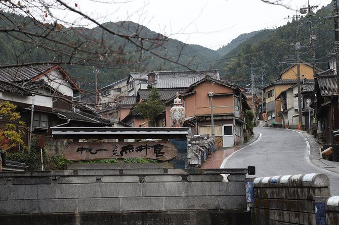 hasami-ware-study-tour-with-special-guide-400-years-history-and-modern-daily-use-pottery