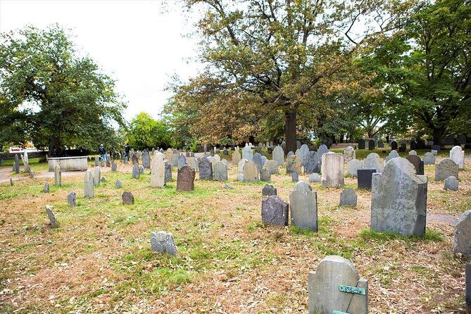 haunted-footsteps-ghost-paranormal-salem-tour