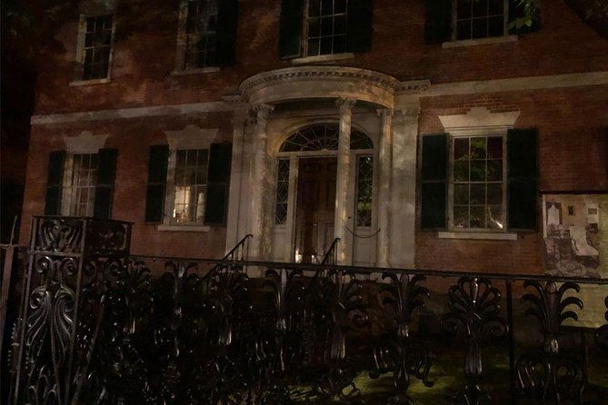 haunted-footsteps-ghost-paranormal-salem-tour