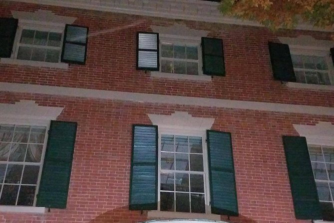haunted-footsteps-ghost-paranormal-salem-tour