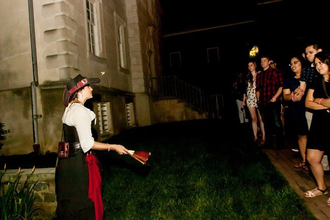 haunted-new-orleans-booze-and-boos-ghost-walking-tour