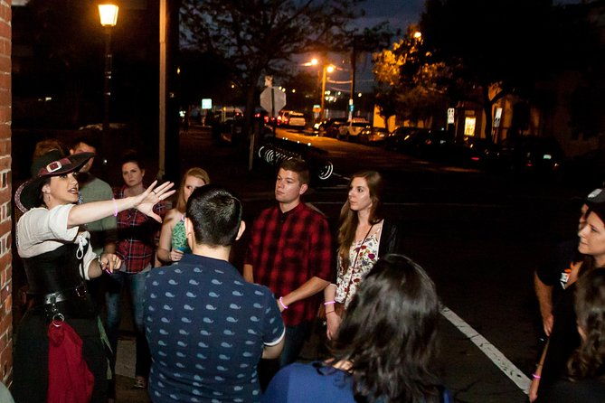 haunted-washington-d-c-booze-and-boos-ghost-walking-tour