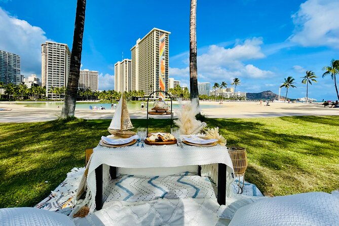 hawaii-beach-picnic-date