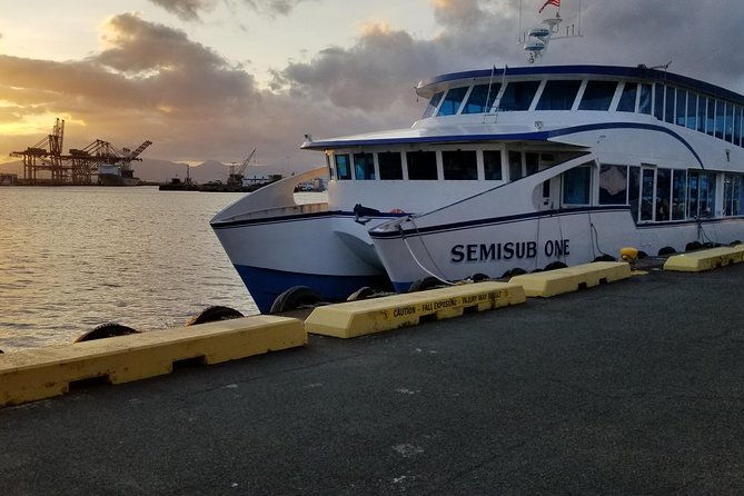 hawaii-semisub-classic-friday-fireworks-dinner-cruise