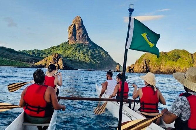 hawaiian-canoe-in-fernando-de-noronha