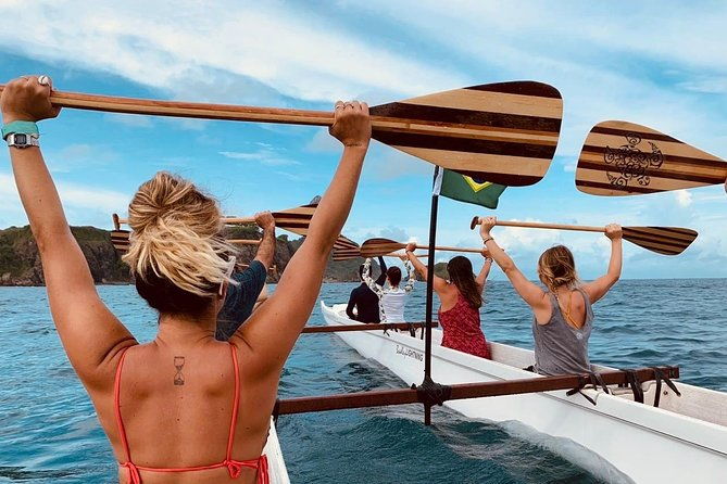 hawaiian-canoe-tour-in-fernando-de-noronha