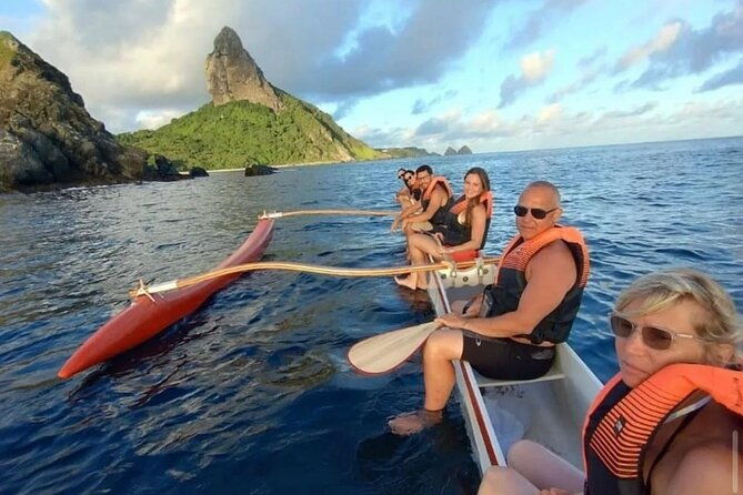 hawaiian-canoeing-in-noronha