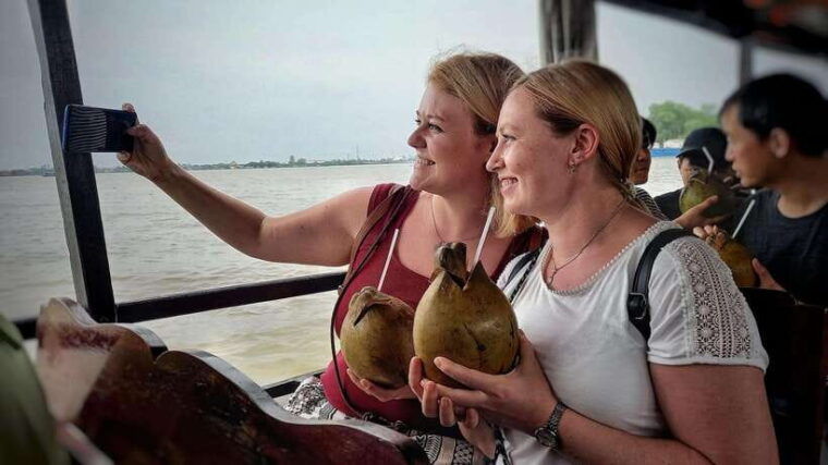 hcm-authentic-mekong-delta-boat-tuktuk-khot-cake-making