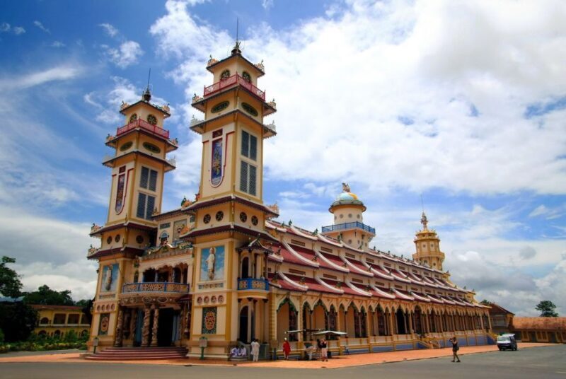 HCMC: Private Cao Dai Temple & Cu Chi Tunnels Full Day Tour - Exploring Vietnam’s Cultural and Wartime Heritage in a Full-Day Tour