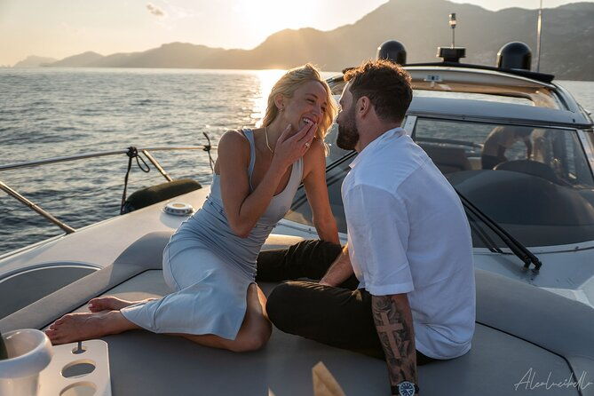 he-said-yes-marriage-proposal-at-sunset