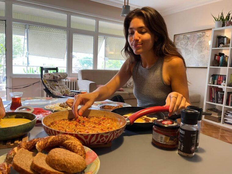 healthy-istanbul-morning-yoga-and-healthy-turkish-breakfast