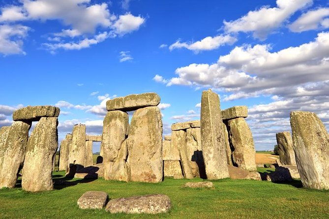 heathrow-airport-arrival-to-southampton-via-stonehenge
