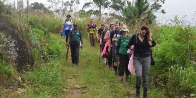 heeloya-village-all-inclusive-trekking-with-lunch