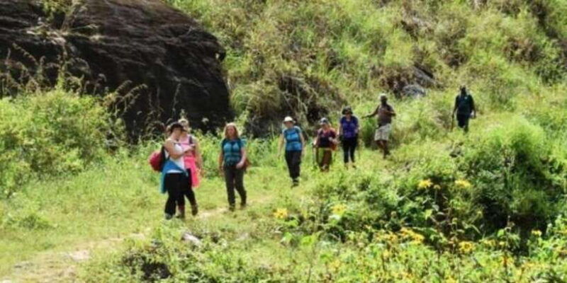 heeloya-village-all-inclusive-trekking-with-lunch