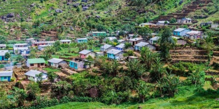 heeloya-village-all-inclusive-trekking-with-lunch