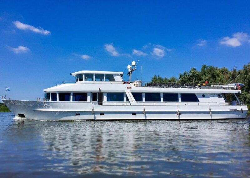 heidelberg-neckar-river-sightseeing-cruise-with-a-drink