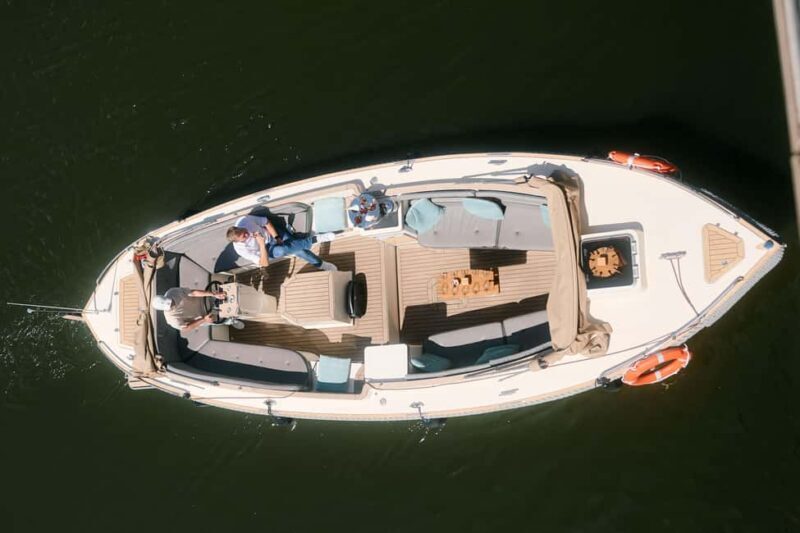 Heidelberg: Private boat trip with captain, 1.5 hours, up to 12 guests, from $40 per person - Key Points