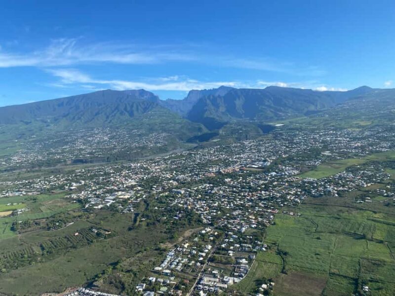Helicopter flight over Reunion's volcanoes and cirques from St Pierre - FAQ