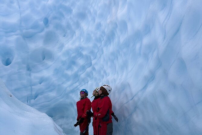 helicopter-glacier-swim-hike