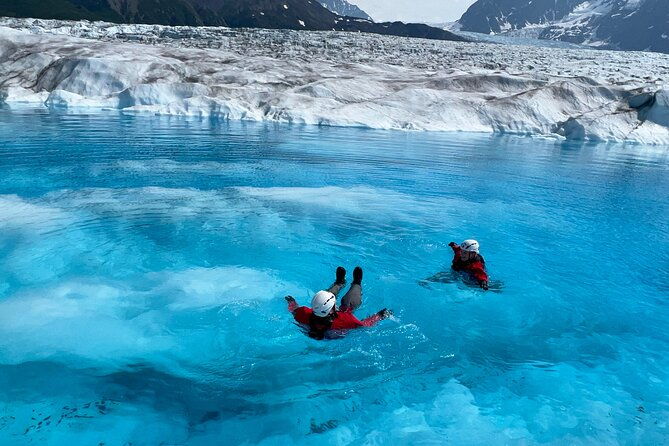 helicopter-glacier-swim-hike