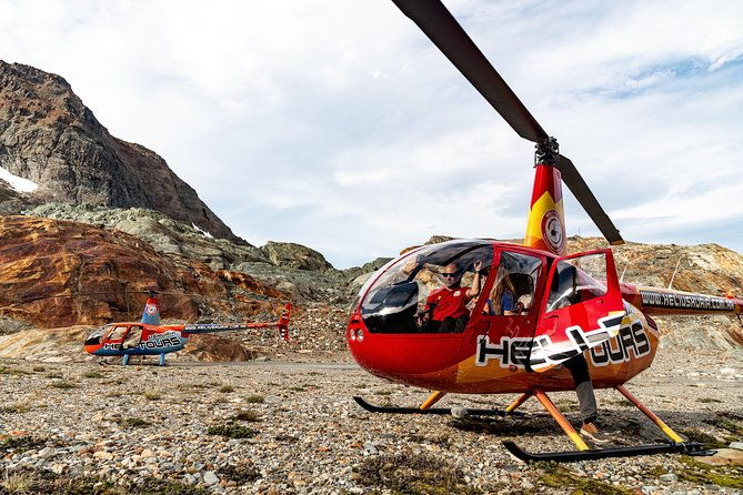 helicopter-overflight-landing-in-the-cordillera-a30