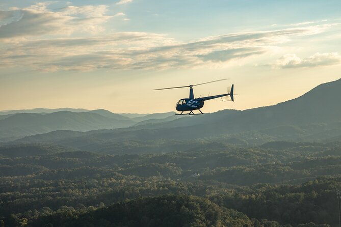 helicopter-ride-in-smoky-mountain-sevierville-great-smoky-tour