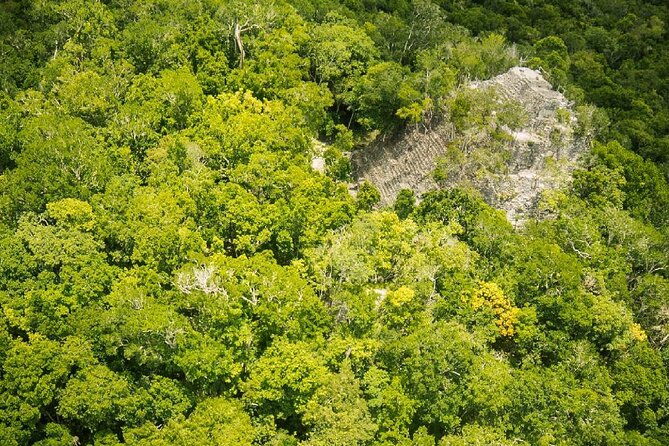 helicopter-tour-el-mirador-la-danta-from-flores