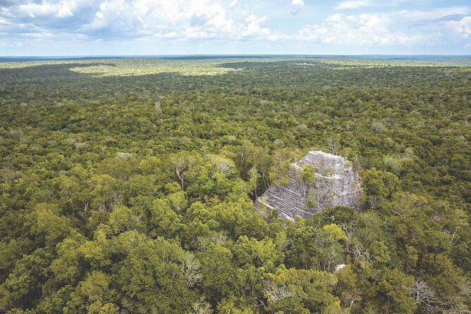 helicopter-tour-el-mirador-la-danta-from-flores
