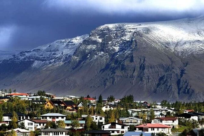helicopter-tour-reykjavik-city-with-landing-at-mount-esja