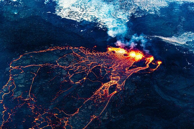 helicopter-tour-to-volcano-reykjanes-eruption-in-iceland