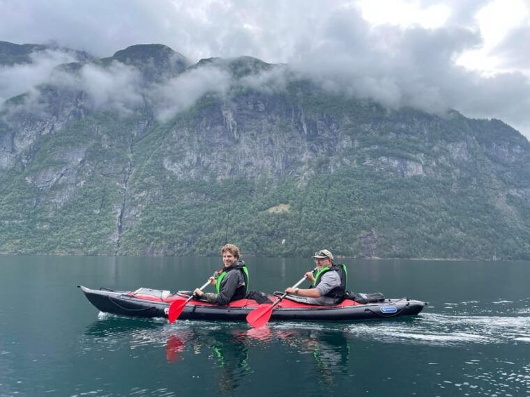 hellesylt-beginner-friendly-fjord-kayaking-experience