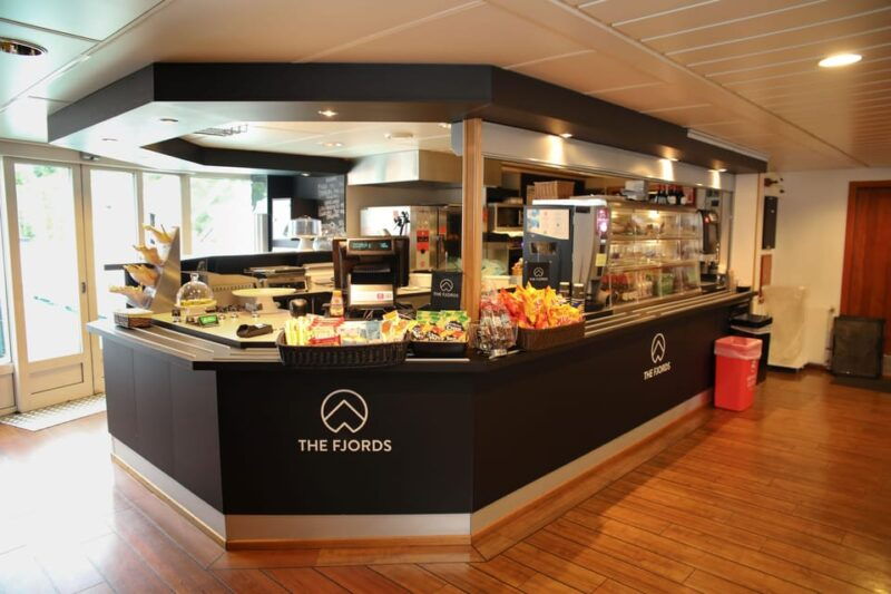 hellesylt-geirangerfjord-cruise-with-visit-in-geiranger