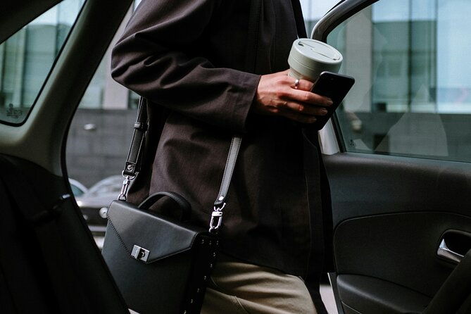 hello-paris-private-airport-transfers-by-mercedes