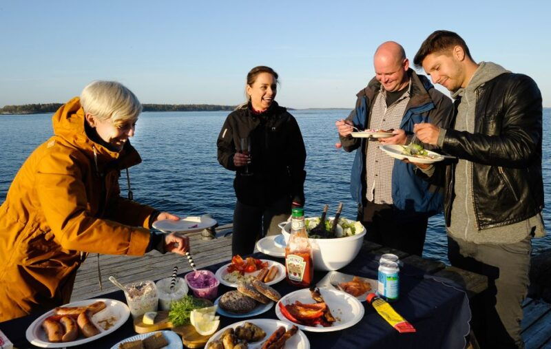 helsinki-archipelago-rib-boat-tour-with-bbq-lunch-and-sauna