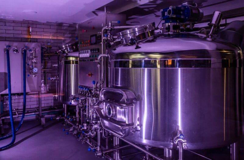 helsinki-brewery-tour-at-mad-hopper-brewing-company
