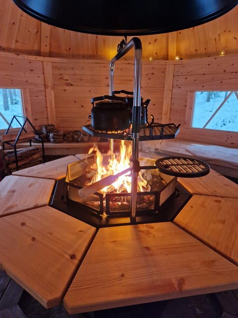 helsinki-guided-nature-experience-with-campfire-and-meal