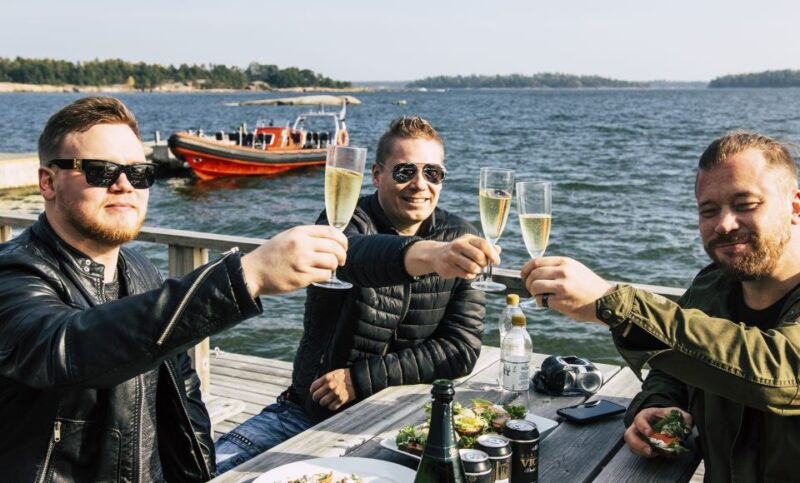 helsinki-helicopter-and-rib-boat-adrenaline-combo-tour