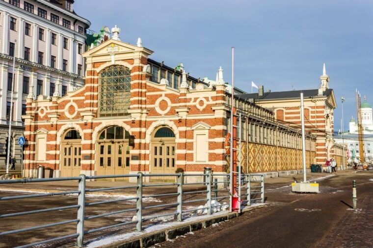 helsinki-old-town-highlights-private-walking-tour
